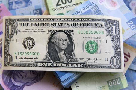 Dólar se ‘estaciona’ en los 20 pesos