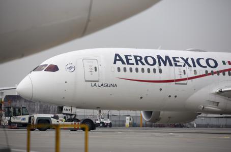 Aeroméxico se desploma en Bolsa por dudas sobre fusión con Delta