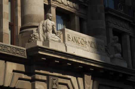 Banxico prevé desaceleración en 4T16