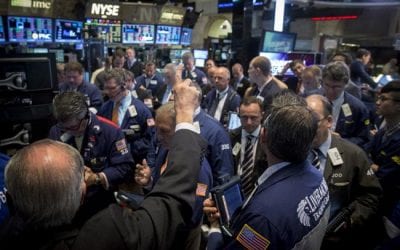 Dow Jones rebasa los 20,000 puntos por primera vez