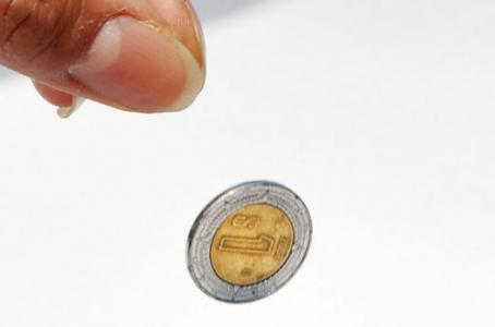 El petróleo se ‘lleva de corbata’ al peso
