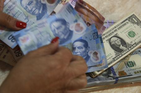 El peso gana pese al muro de Trump