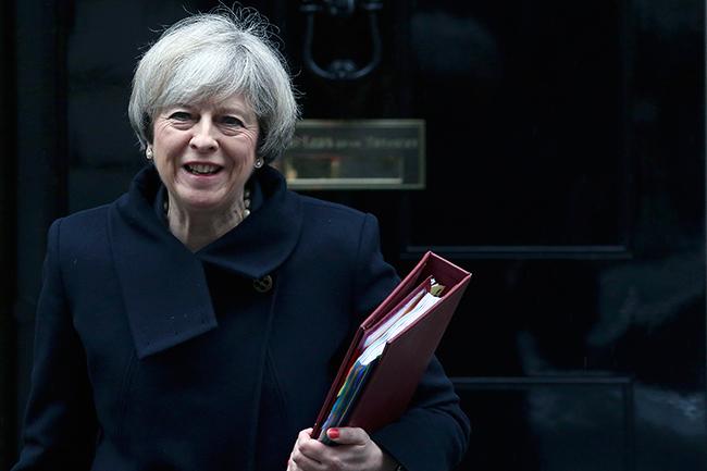 Parlamento británico da paso para detonar el Brexit