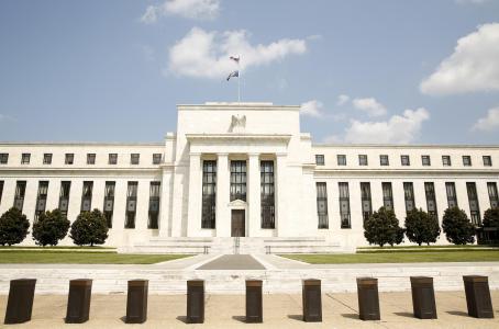 Wall Street corre riesgo si la Fed acelera su ritmo