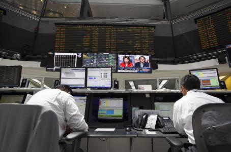 BMV se contagia de la cautela internacional, cae 0.75%