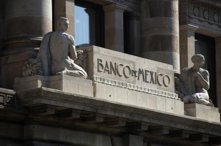 Inflación cerrará 2017 al doble del objetivo de Banxico: analistas