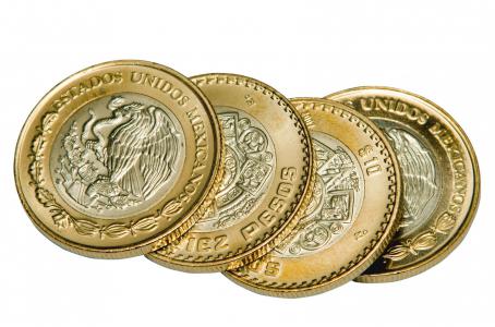Peso se debilitará antes de recuperarse en 2018, según estratega