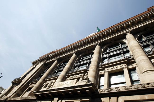 Banxico asigna 200 mdd en cuarta renovación de coberturas cambiarias