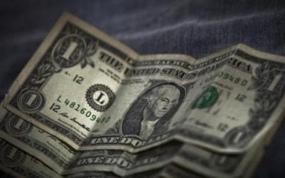 El dólar se vende en 19.15 pesos en bancos