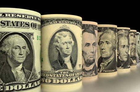 El dólar gana al peso en Día de Acción de Gracias