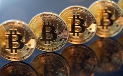 Bitcoin ‘vuela alto’ y supera los 7 mil dólares