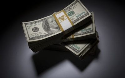 El dólar se vende en 19.10 pesos en bancos a la espera del Banxico