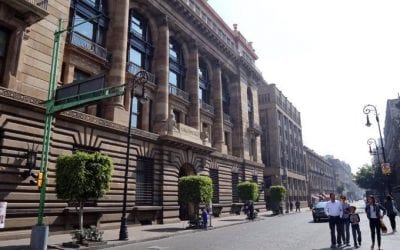 México es atractivo para la inversión en infraestructura: Banxico